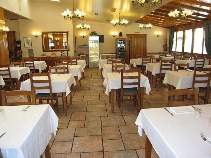 Hostal Lorentxo Olave Exterior photo