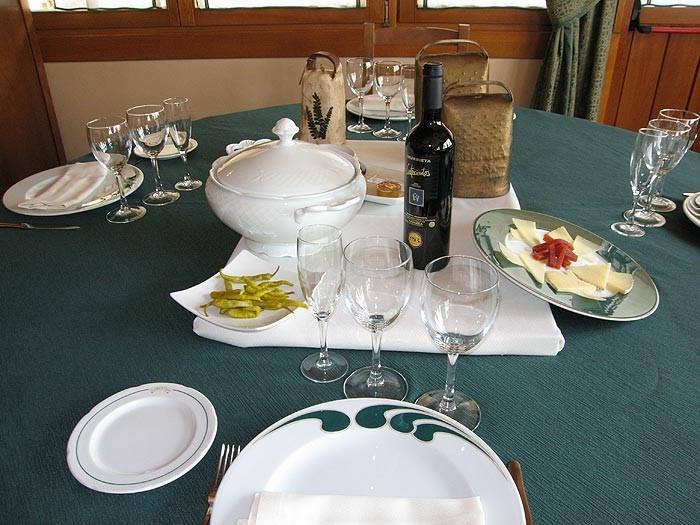 Hostal Lorentxo Olave Exterior photo